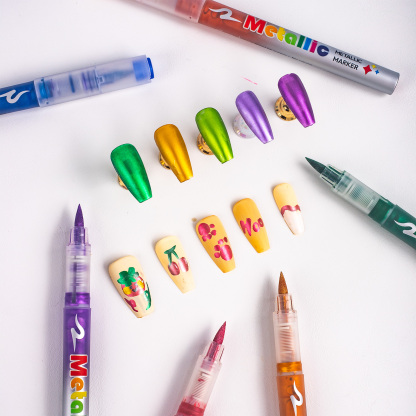 Metallic color marker,Nail Art Pens Set,Soft Brush Nib ,Acrylic Paint Markers, Art Paint Marking Set for Glass Stone Wood Plastic Paper