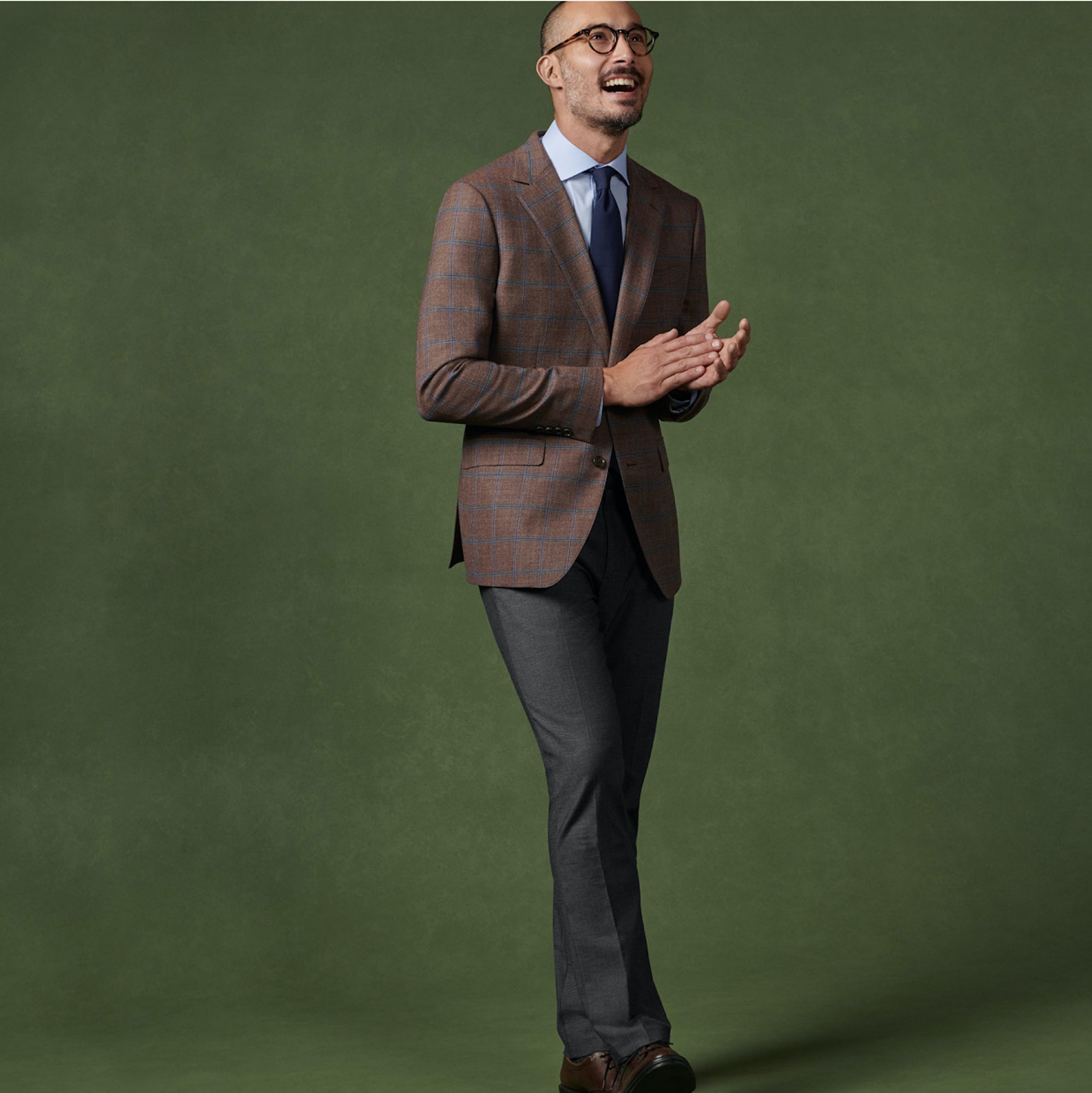 Man wearings stretch weekday warrior dress pants