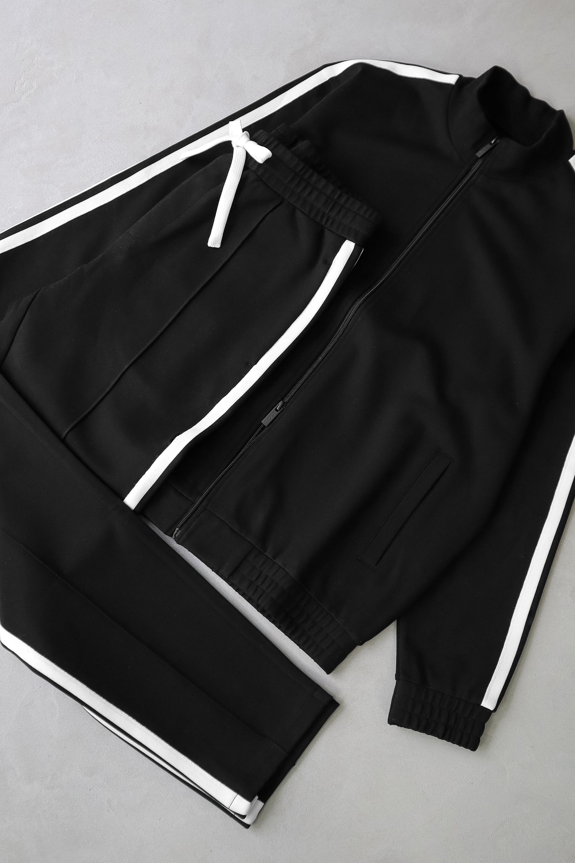 THE TAPE TRACK TARCKSUIT (Buy 2 free shipping)
