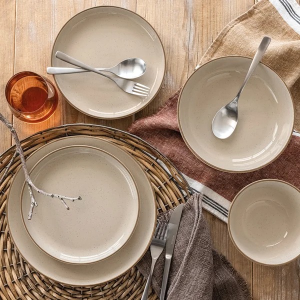 over&bthtack Options 16-piece Dinnerware Set
