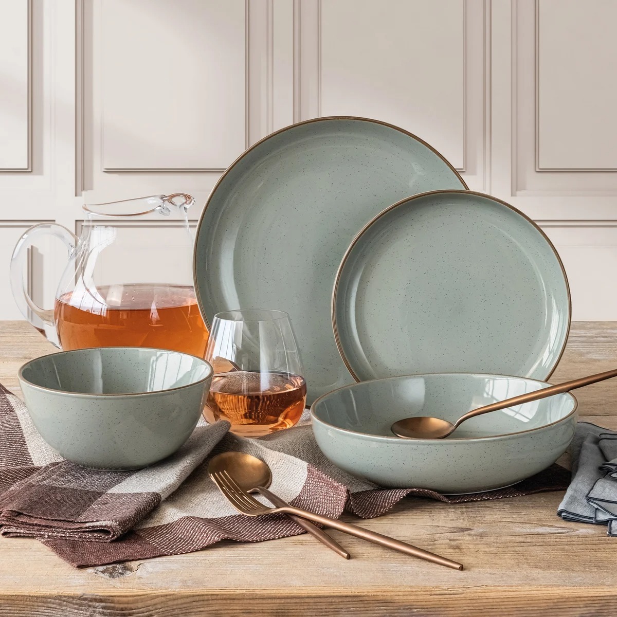 over&bthtack Options 16-piece Dinnerware Set
