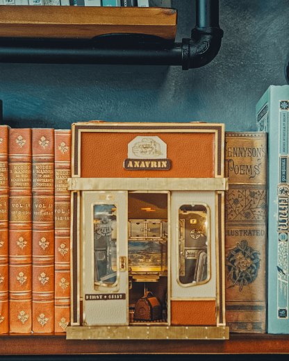 1940s Train Cabin Book Nook | Anavrin (Motion Scene)
