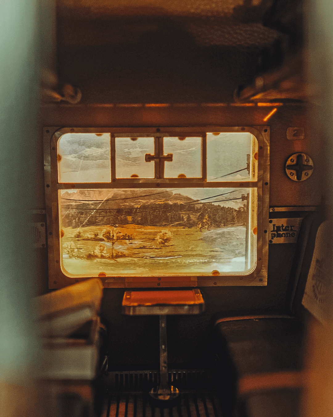 1940s Train Cabin Book Nook | Anavrin (Motion Scene)