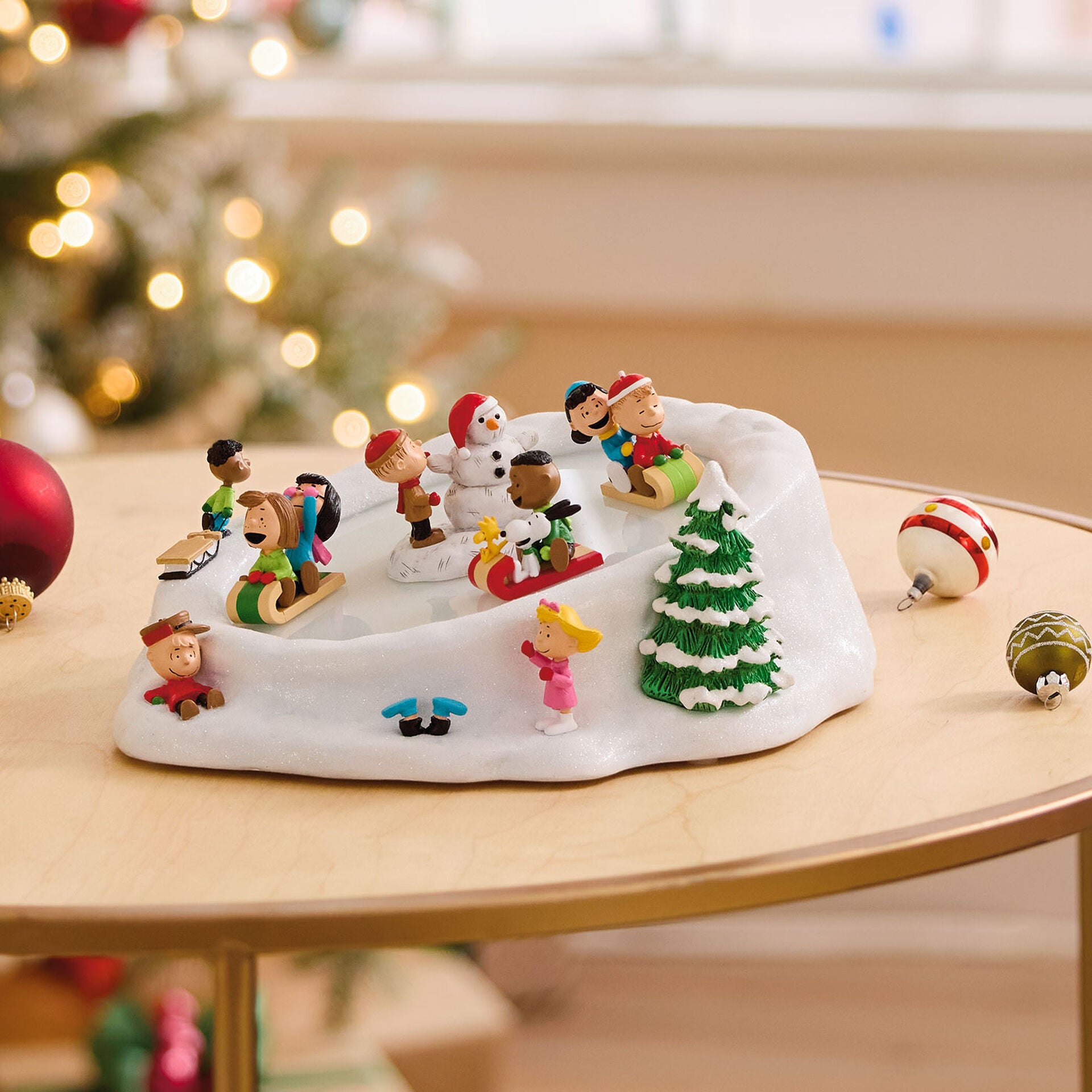 Peathtnuts® Gang Sledthtding Musical Tabletop Figurine With Motion