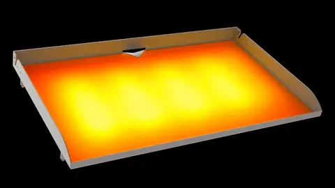 Uniform Heat Control A graphic of the Omnivore Griddle Plate displaying even heat distribution across the griddle plate.