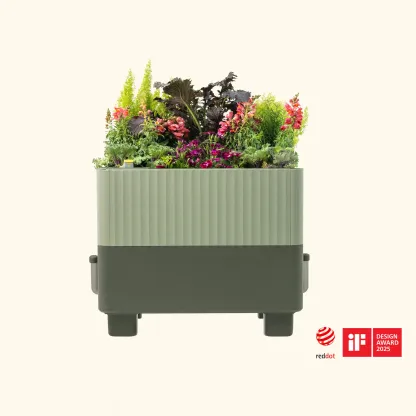 The EZthtCube Self-Watering Planter