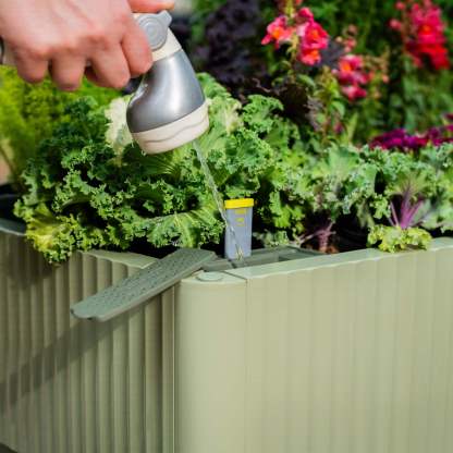The EZthtCube Self-Watering Planter