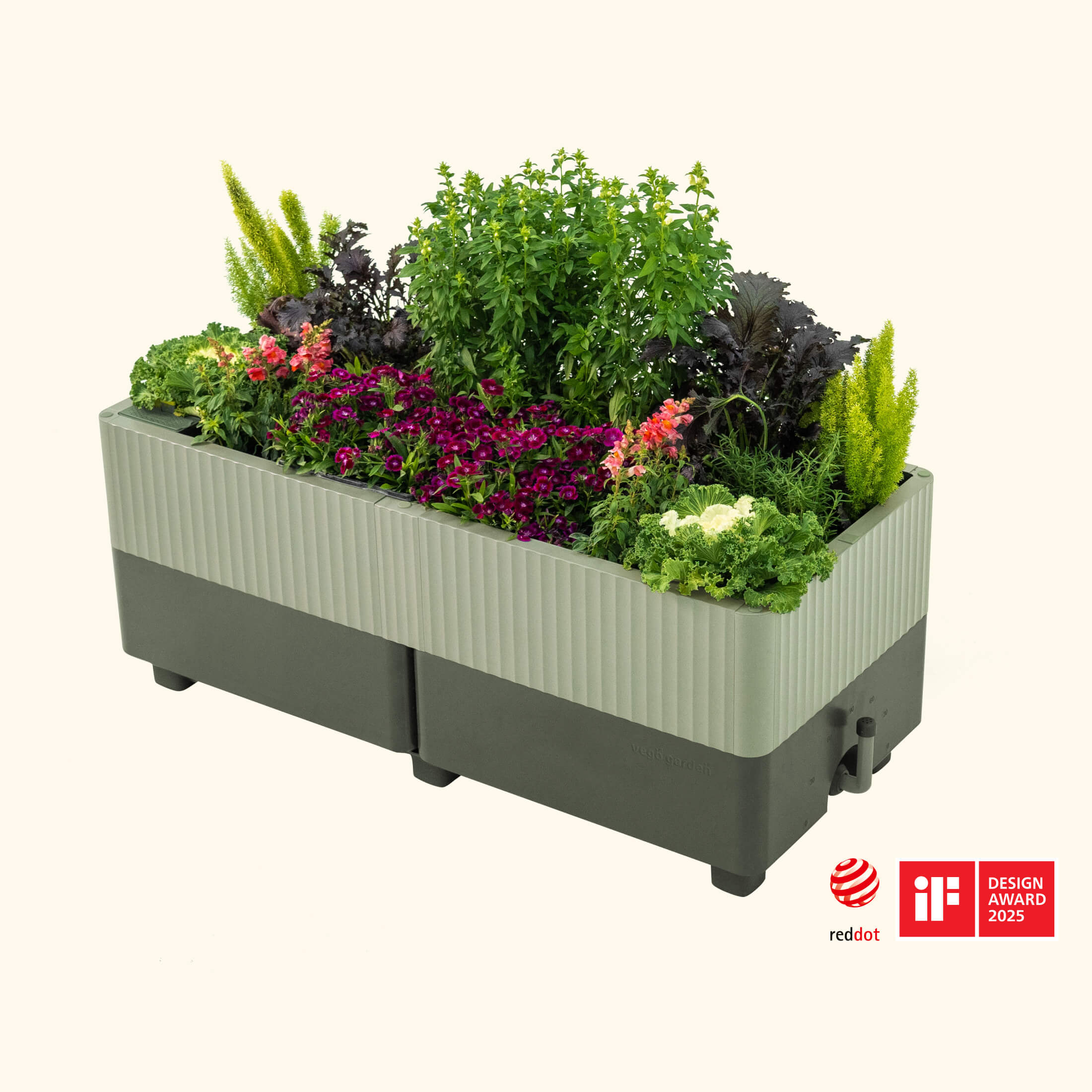 The EZthtCube Self-Watering Planter