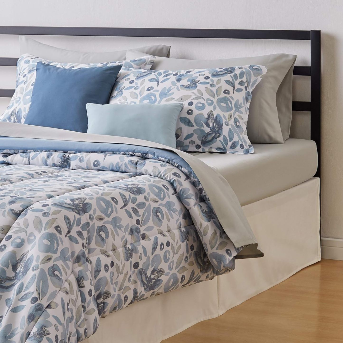 10-Piece Comforter Bedding Set, Full / Queen, Sea Foam Medallion, Microfiber, Ultra-Soft