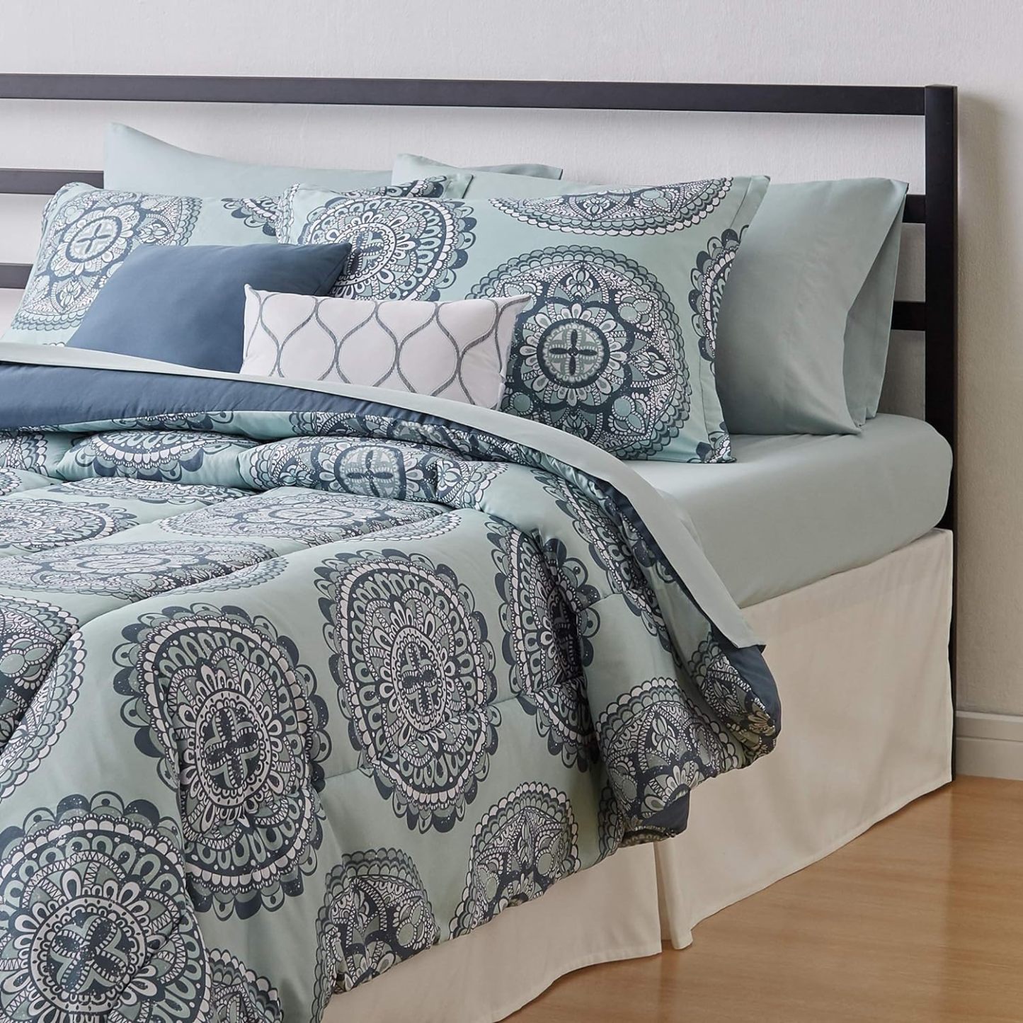 10-Piece Comforter Bedding Set, Full / Queen, Sea Foam Medallion, Microfiber, Ultra-Soft