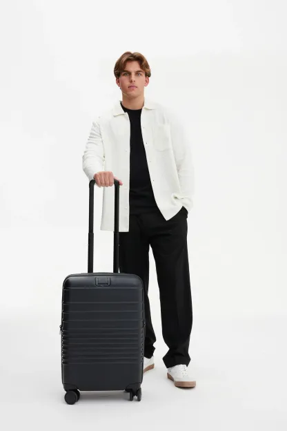 BÉIS Luggage With Limited Lifetime Warranty