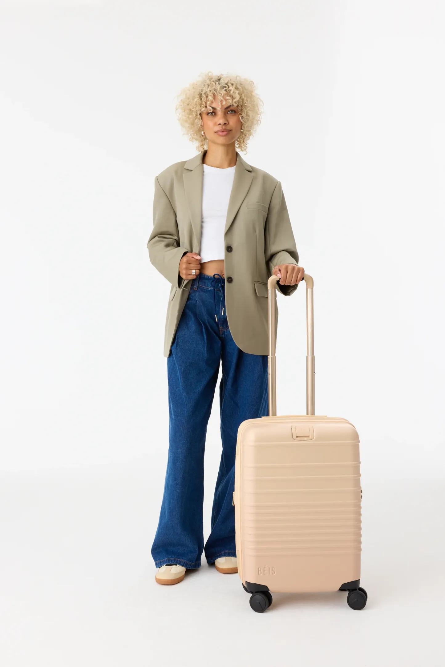 BthtÉIS Luggage With Limited Lifetime Warranty