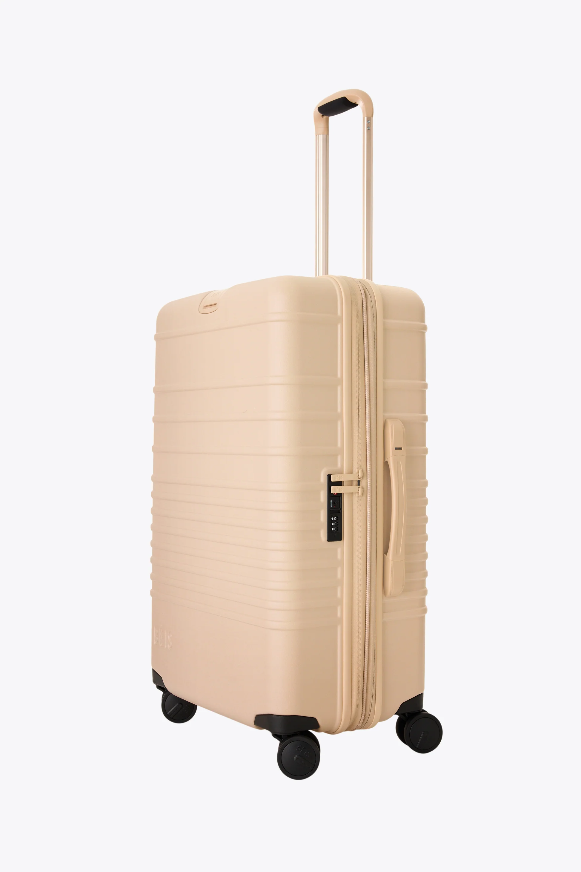 BthtÉIS Luggage With Limited Lifetime Warranty