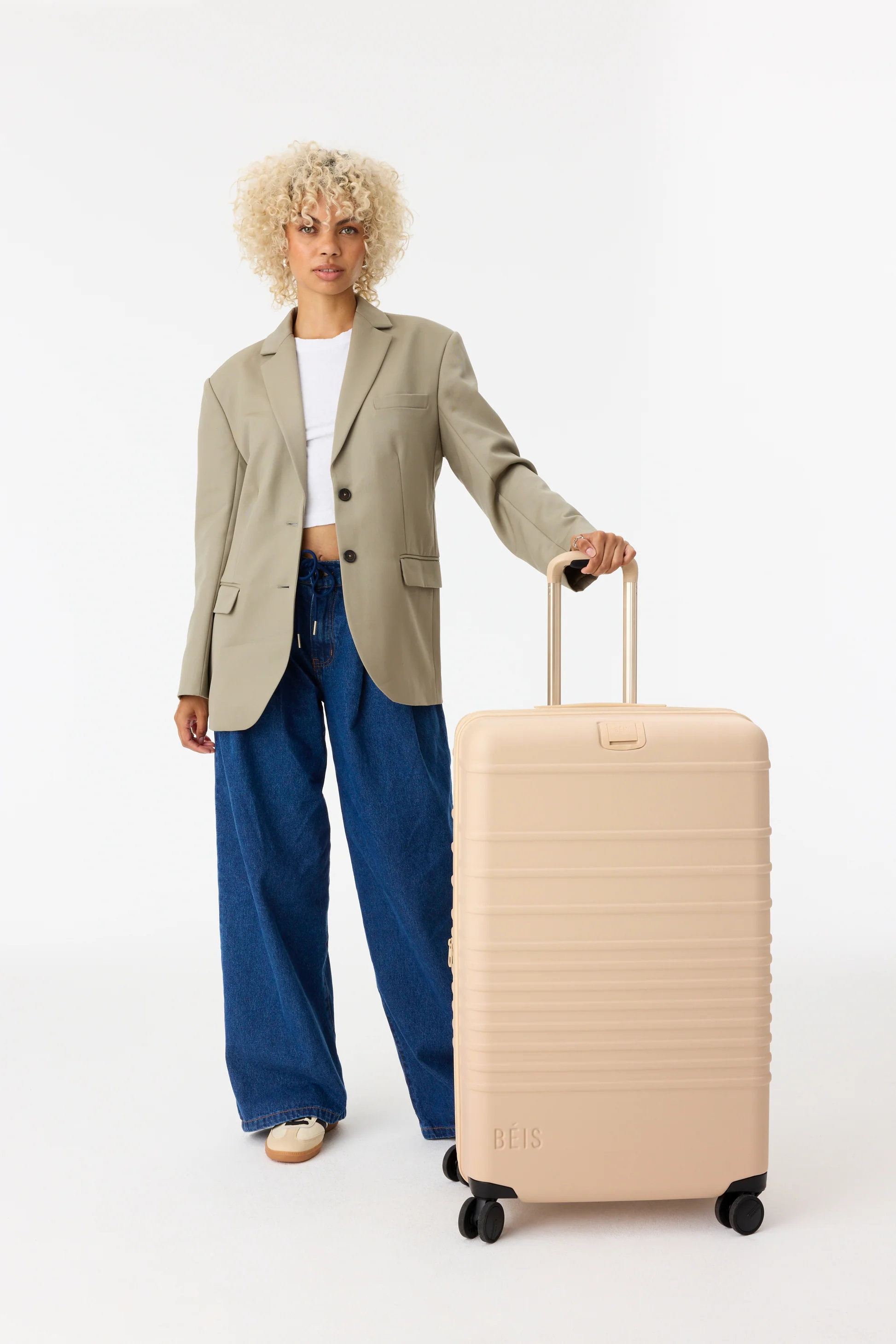 BthtÉIS Luggage With Limited Lifetime Warranty