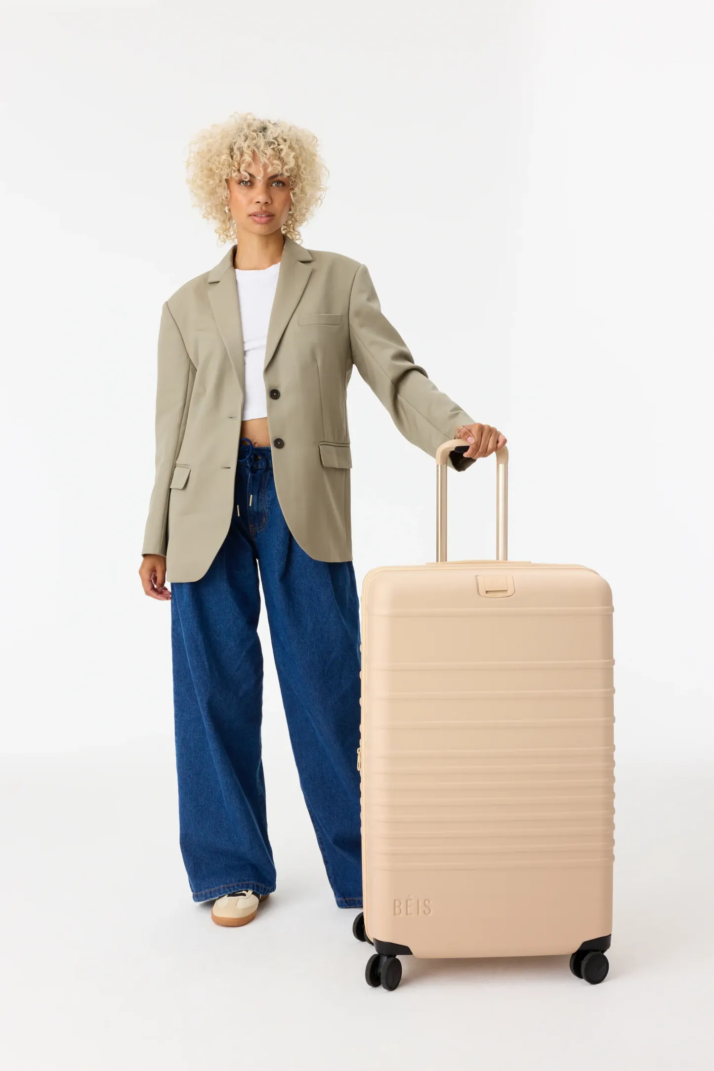 BthtÉIS Luggage With Limited Lifetime Warranty
