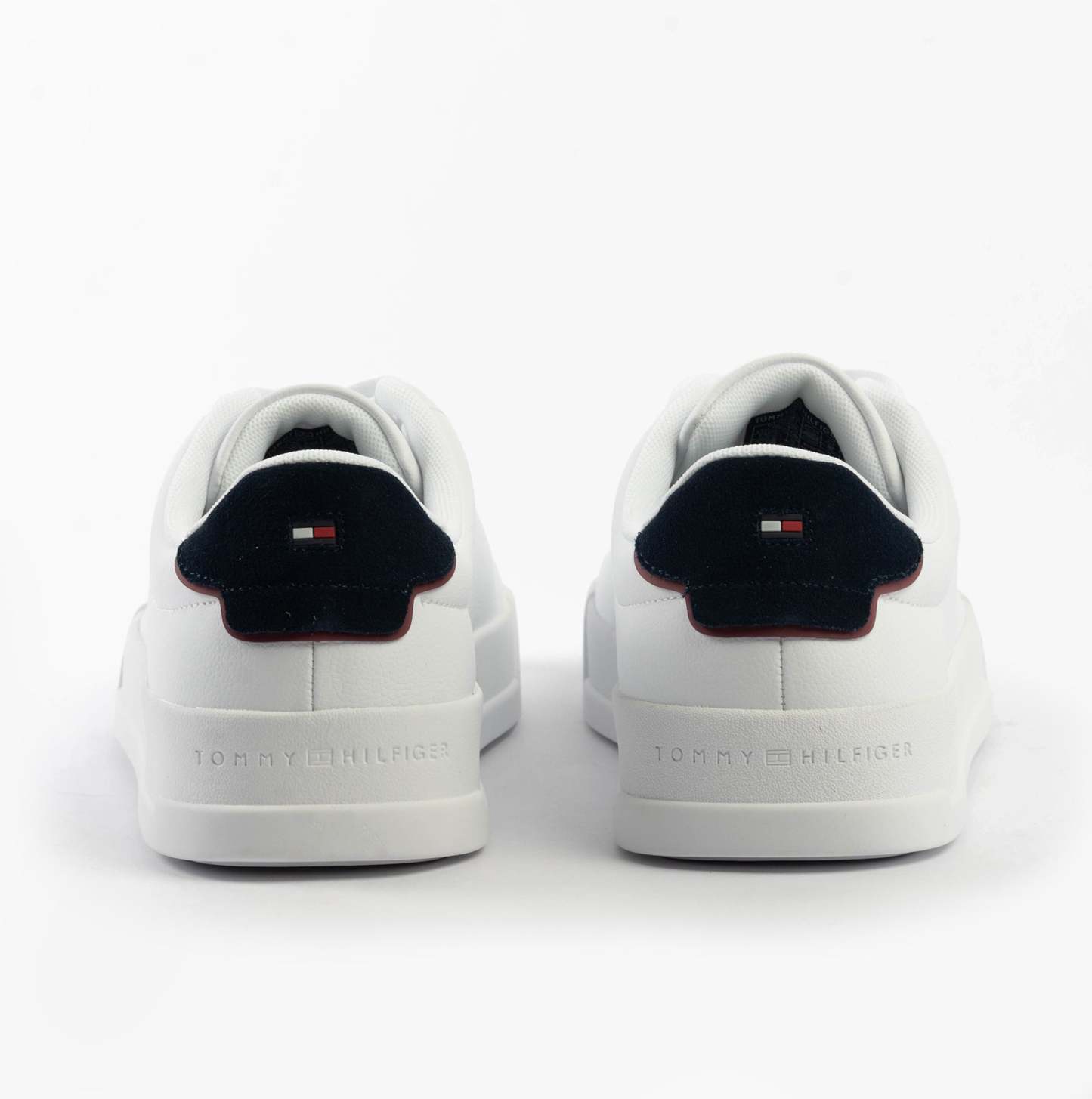 tothtmmy hilfigthter LOGO COURT Mens Trainers White/Desert Sky