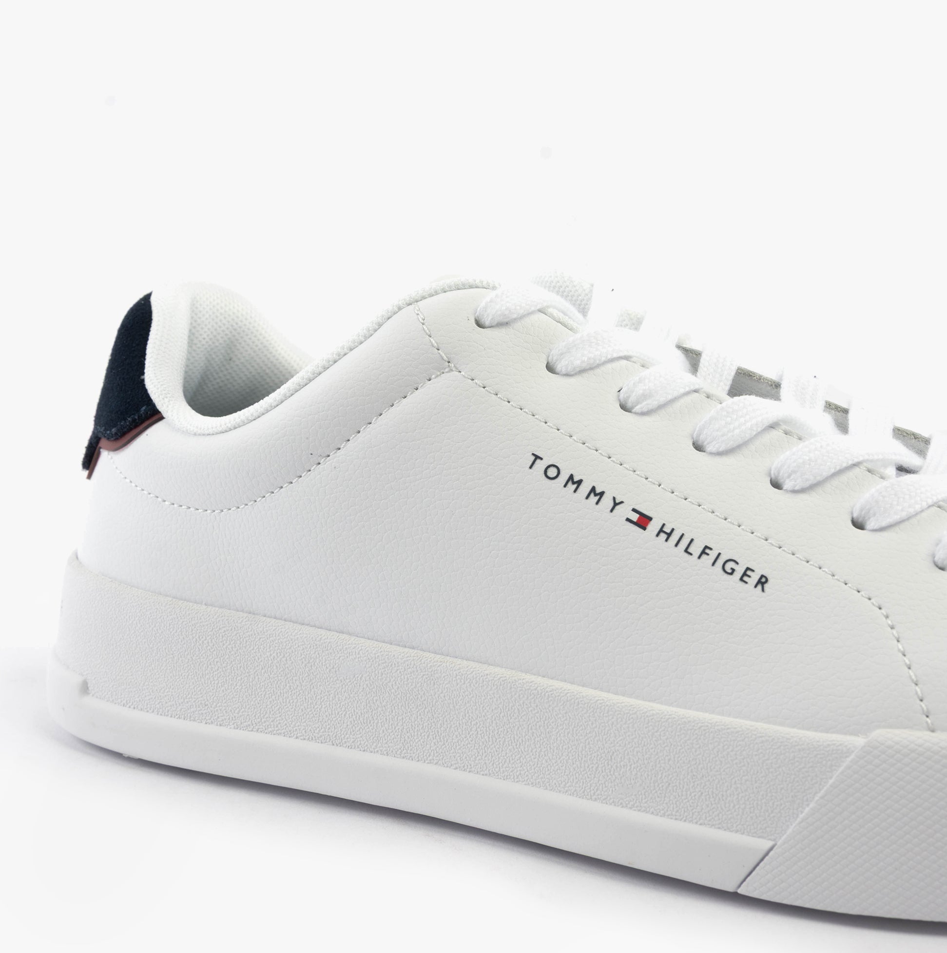 tothtmmy hilfigthter LOGO COURT Mens Trainers White/Desert Sky