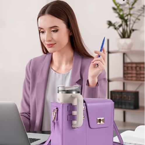 🔥2025 New Year Promotion - Portable Crossbody Water Cup Storage Bag