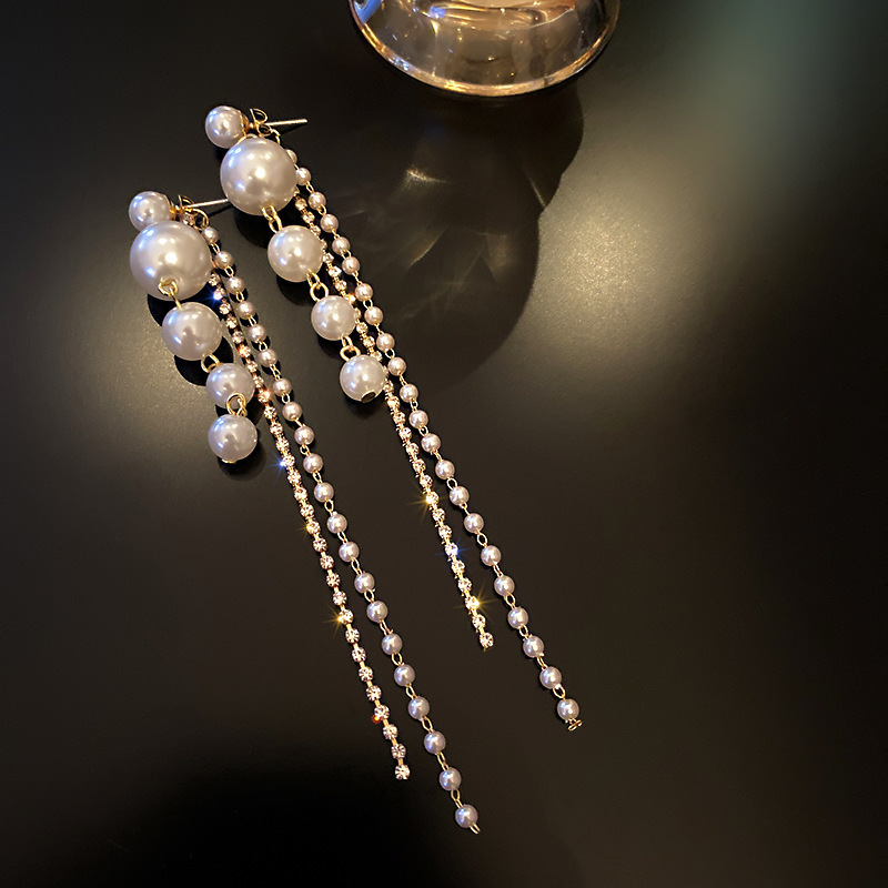 Lady's Pearl Tassel Earrings