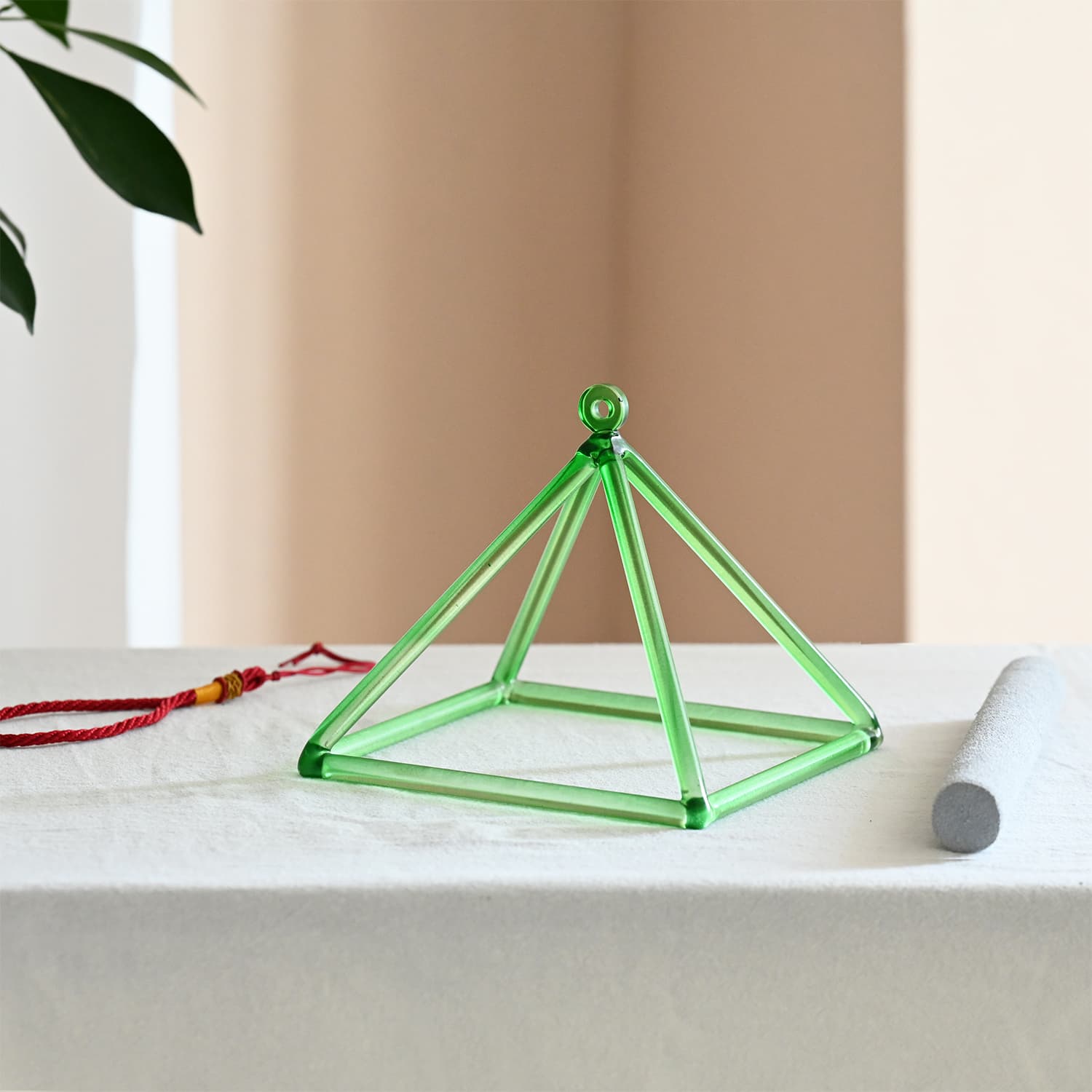 CVNC Triangle Green Crystal Singing Pyramid With Carrier Bag For Meditation Healing