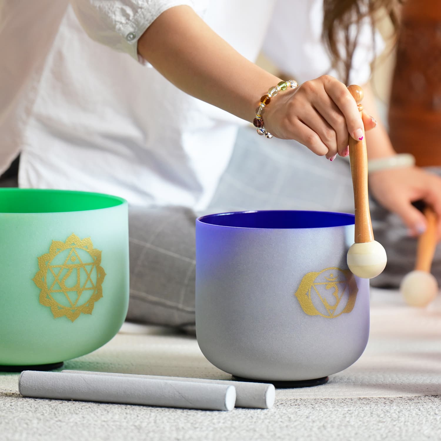 CVNC 6-12 Inch Set of 7 Color Frosted Chakra Quartz Crystal Sound Singing Bowls With Carrier Bag For Chakra Healing Meditation