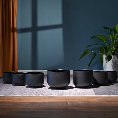 CVNC 7 PCS 8-14 Inch Black Colored Frosted Crystal Singing Bowl Set With Carrier Bag For Sound Healing