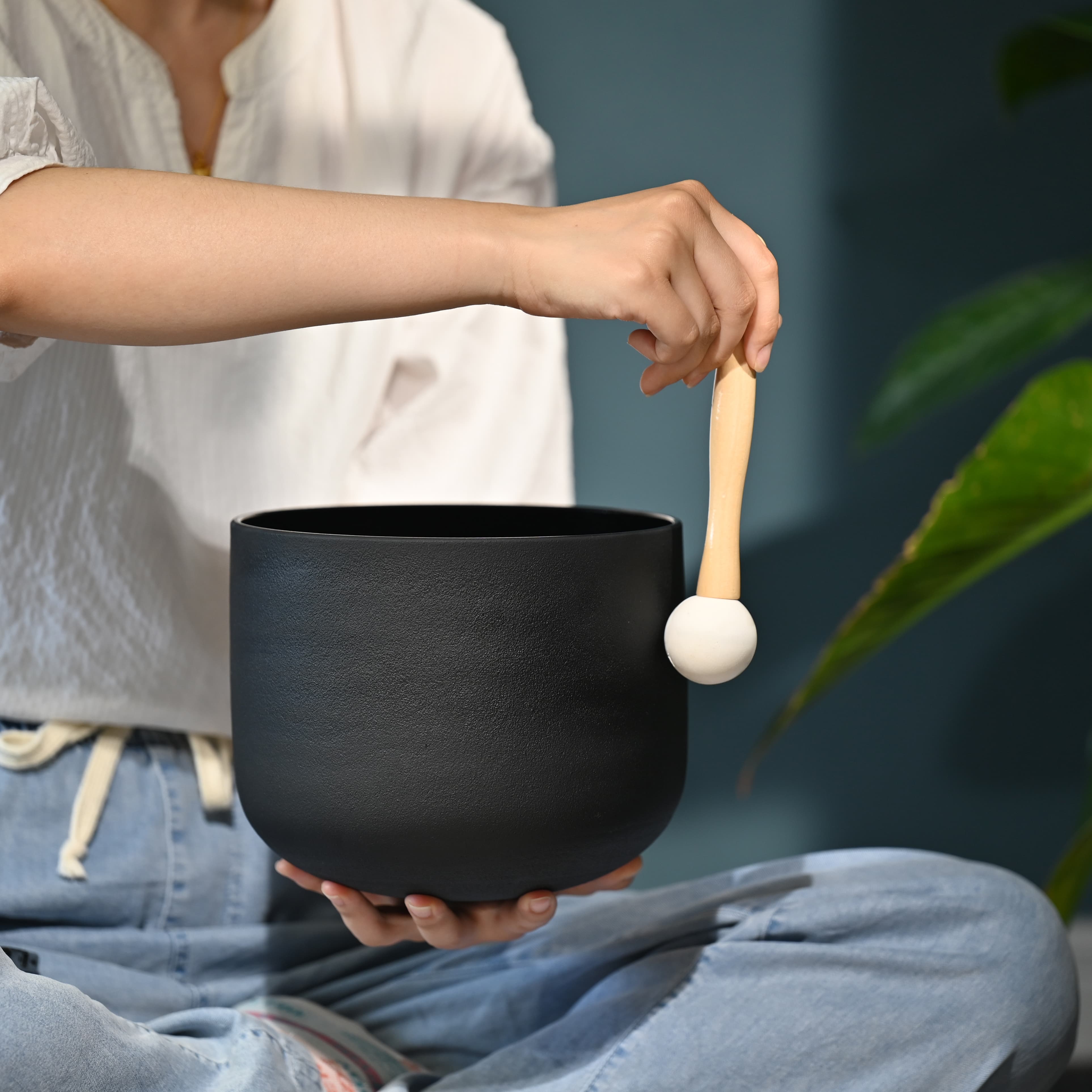 CVNC C Note Root Chakra Black Frosted Crystal Singing Bowl For Chakra Healing Meditation
