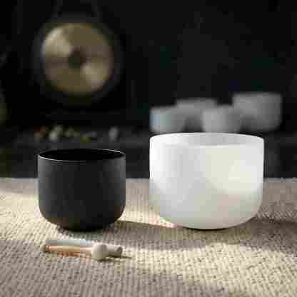 CVNC 2 PCS Yin and Yang Crystal Singing Bowl Set 8 Inch Black Note A and 10 Inch White Note F with Carrier Bag For Sound Healing