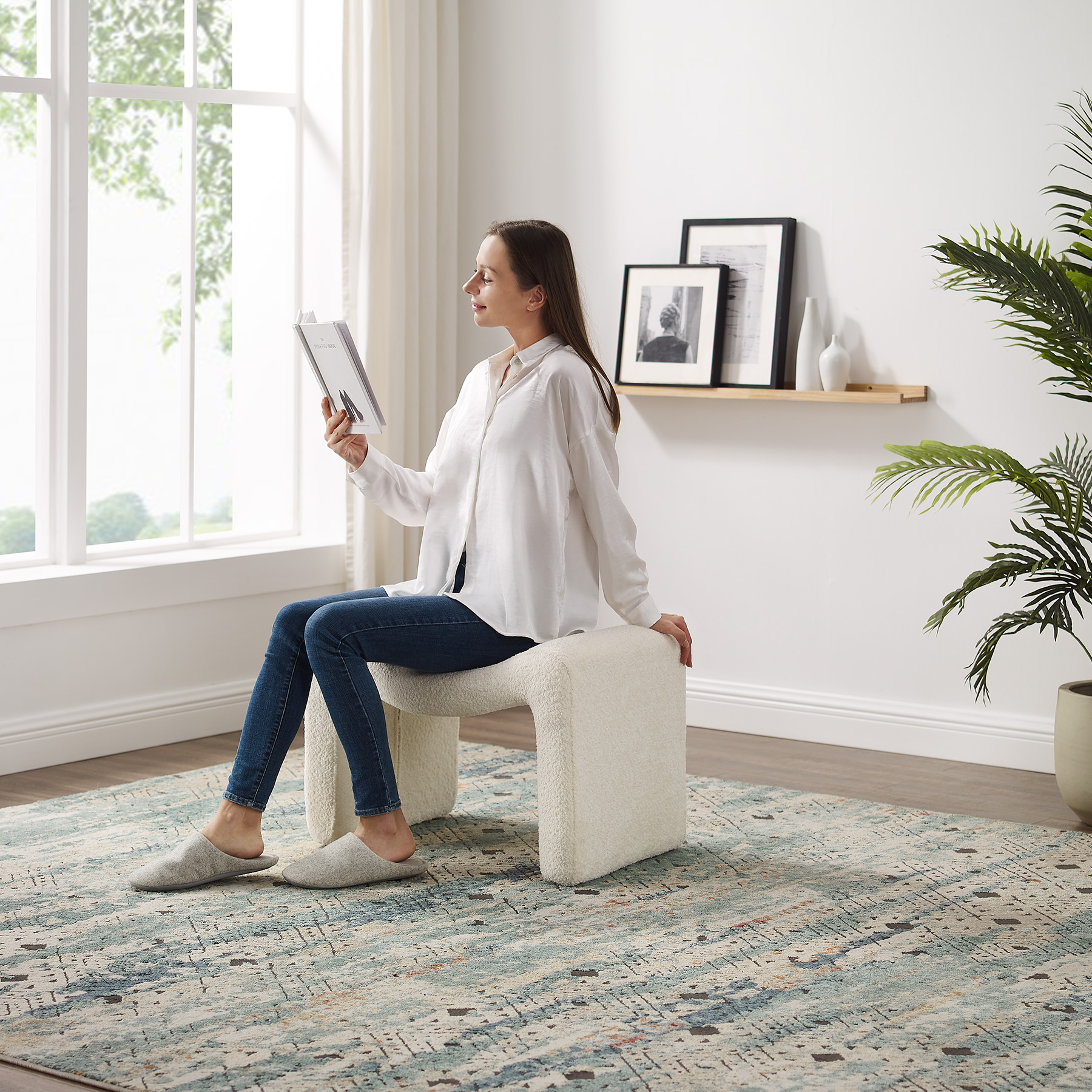 VANOMi Versatile Ottoman for Everywhere
