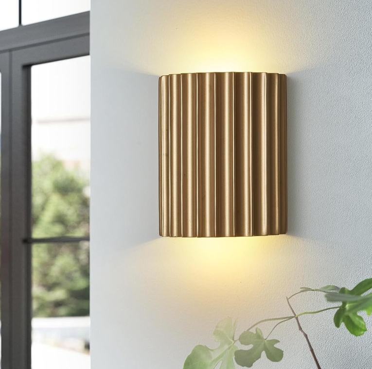 Lámpara de pared moderna de resina