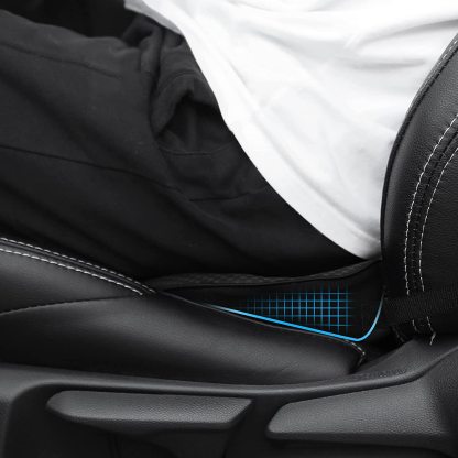 Cojín para asiento de coche para conductores de baja estatura