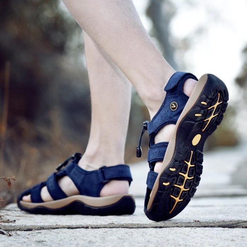 Sandalias ortopédicas con correa en el talón para hombres de gran altura