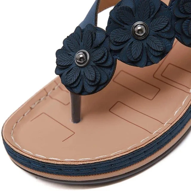 Sandalias playeras con cuña y puntera con clip y flores para mujer
