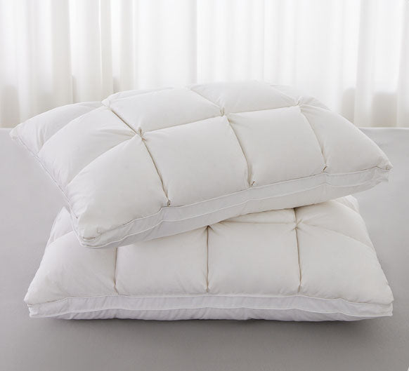 Navigating the World of Feather Pillows: An Expert's Guide to Selecting the Right One-Restlinens