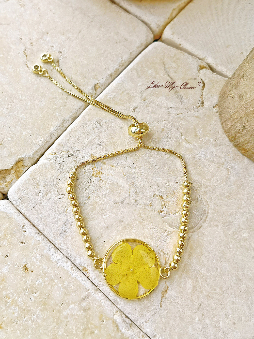 Yellow Epoxy Embossed Round Bracelet