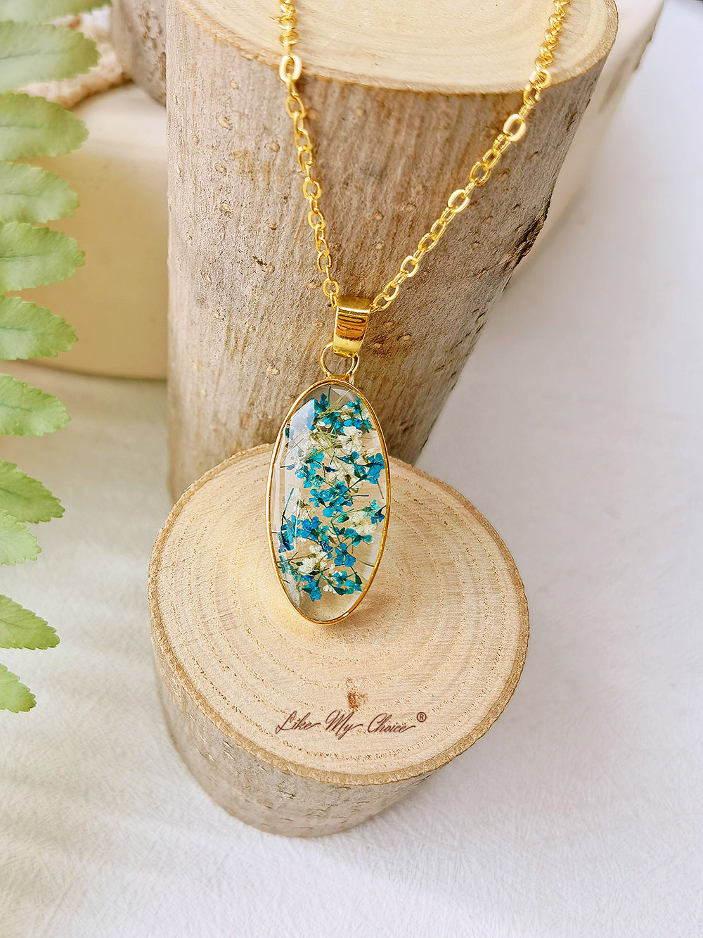 Mini Narcissus Golden Oval Pendant  Natural Resin Necklace