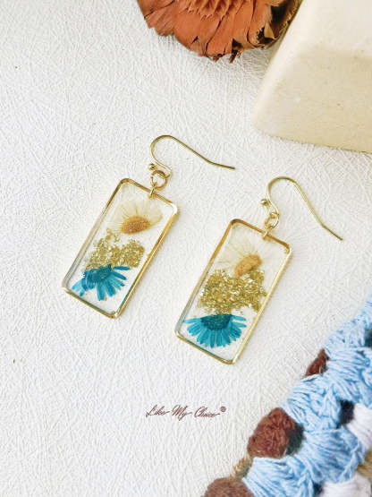 Daisy Gold Leaf Dried Flower Earrings