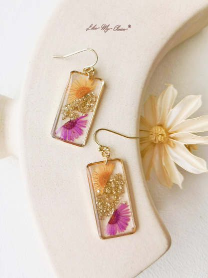 Daisy Gold Leaf Dried Flower Earrings