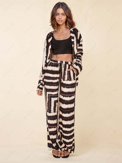 Signature Strip Textured Chocolate Print Baggy Pants