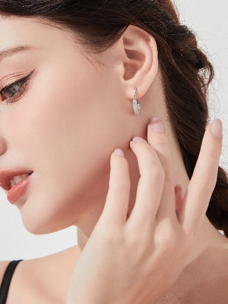 Attentionme®925 Sterling Silver, Silver Half Diamond Geometric Earrings.The woven design, zircon inlay, and 925 silver material can add a sense of sophistication whether paired with casual wear or evening wear.-Attentionme