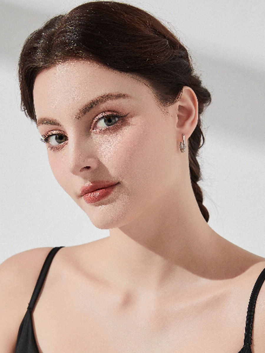 Attentionme®925 Sterling Silver, Silver Half Diamond Geometric Earrings.The woven design, zircon inlay, and 925 silver material can add a sense of sophistication whether paired with casual wear or evening wear.-Attentionme