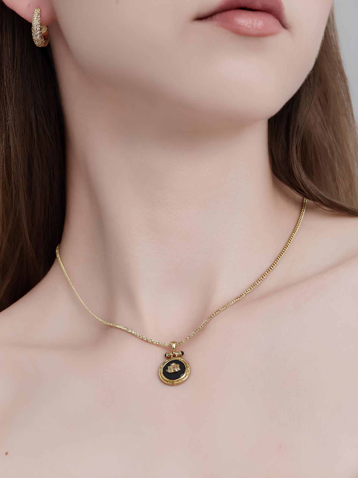 Attentionme®Vintage Classic Rose Necklace, Jewelry Gifts For Women , Girls , Daughter，Suitable for people with different neck sizes.-Attentionme