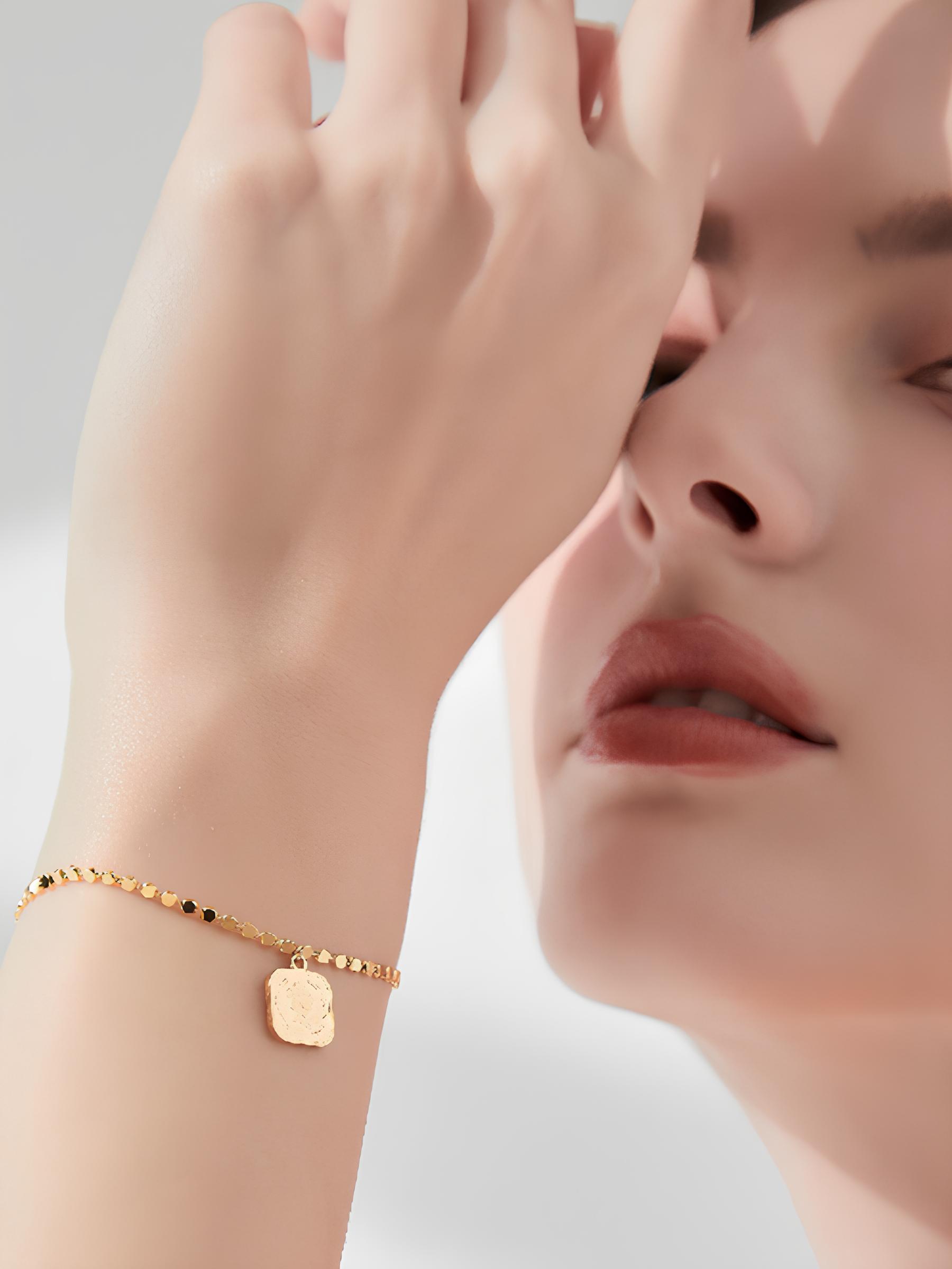 Attentionme®Fashion Coin Bracelet Jewelry Gifts, Hypoallergenic Jewelry,18k Gold.A square necklace that is comfortable to wear and suitable for evening wear and daily wear.-Attentionme
