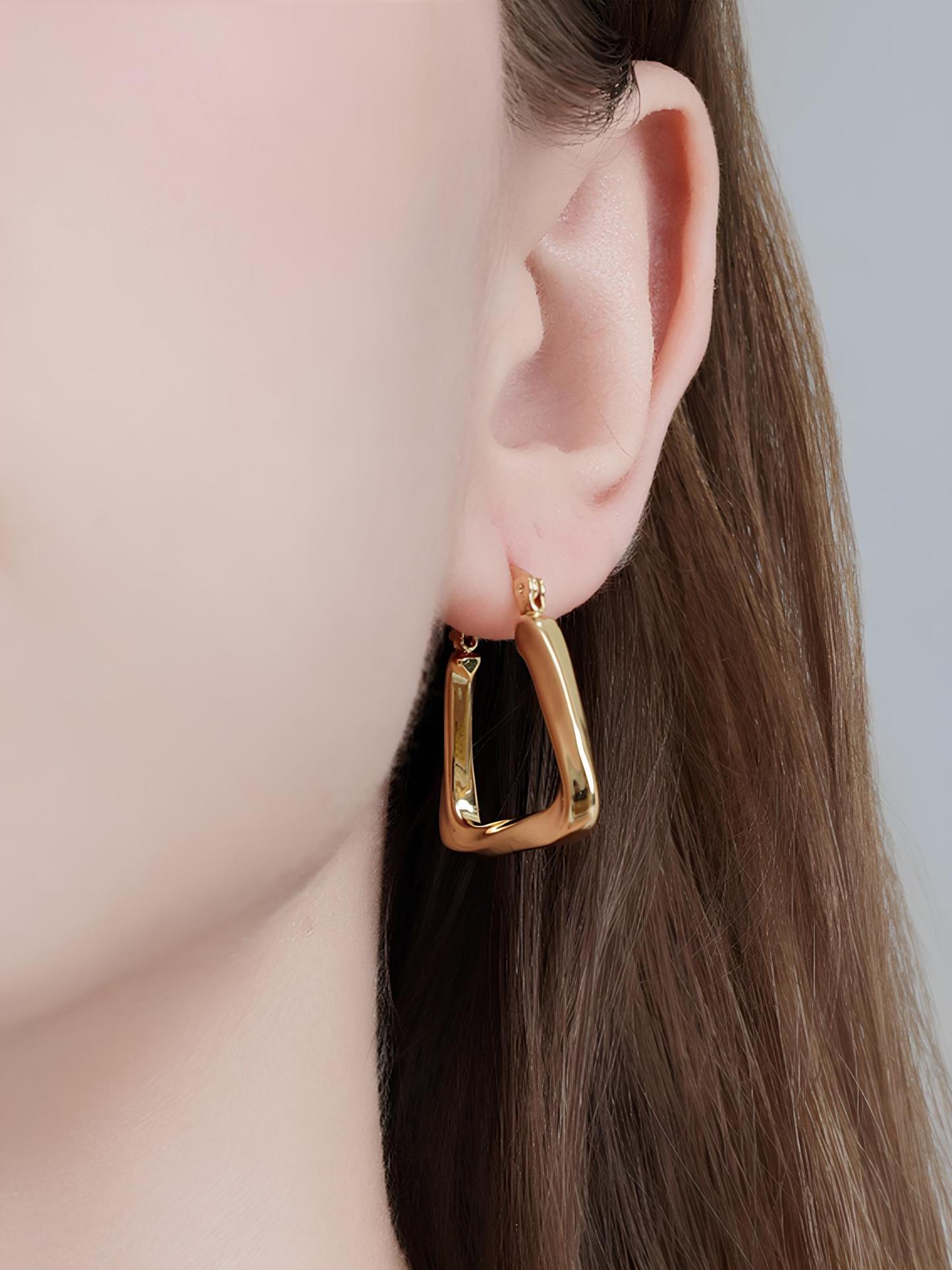 Attentionme®18K Gold Silver Triangle Twist Geometric Earrings,  Women Fashion Jewelry Gift.Triangular gold earrings, paired with an evening dress, show off your fashion sense.-Attentionme