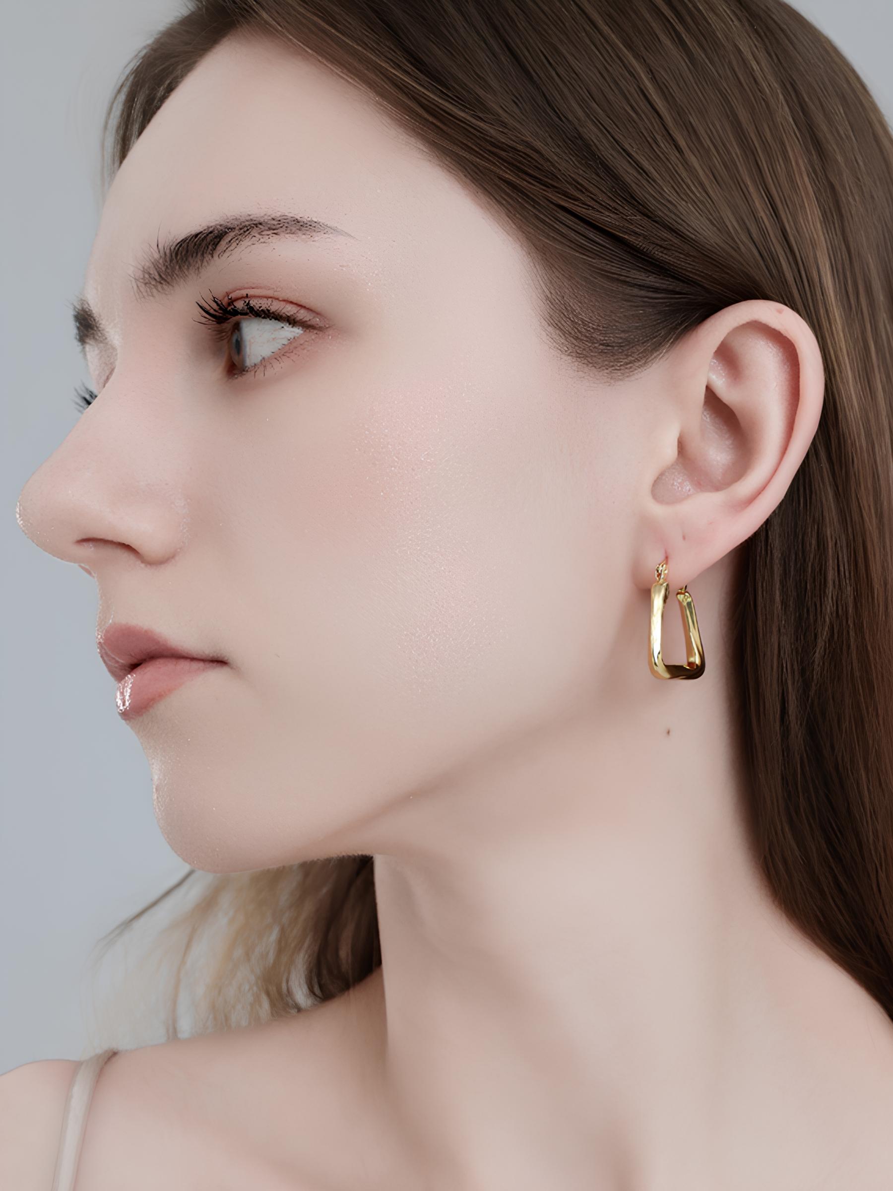 Attentionme®18K Gold Silver Triangle Twist Geometric Earrings,  Women Fashion Jewelry Gift.Triangular gold earrings, paired with an evening dress, show off your fashion sense.-Attentionme