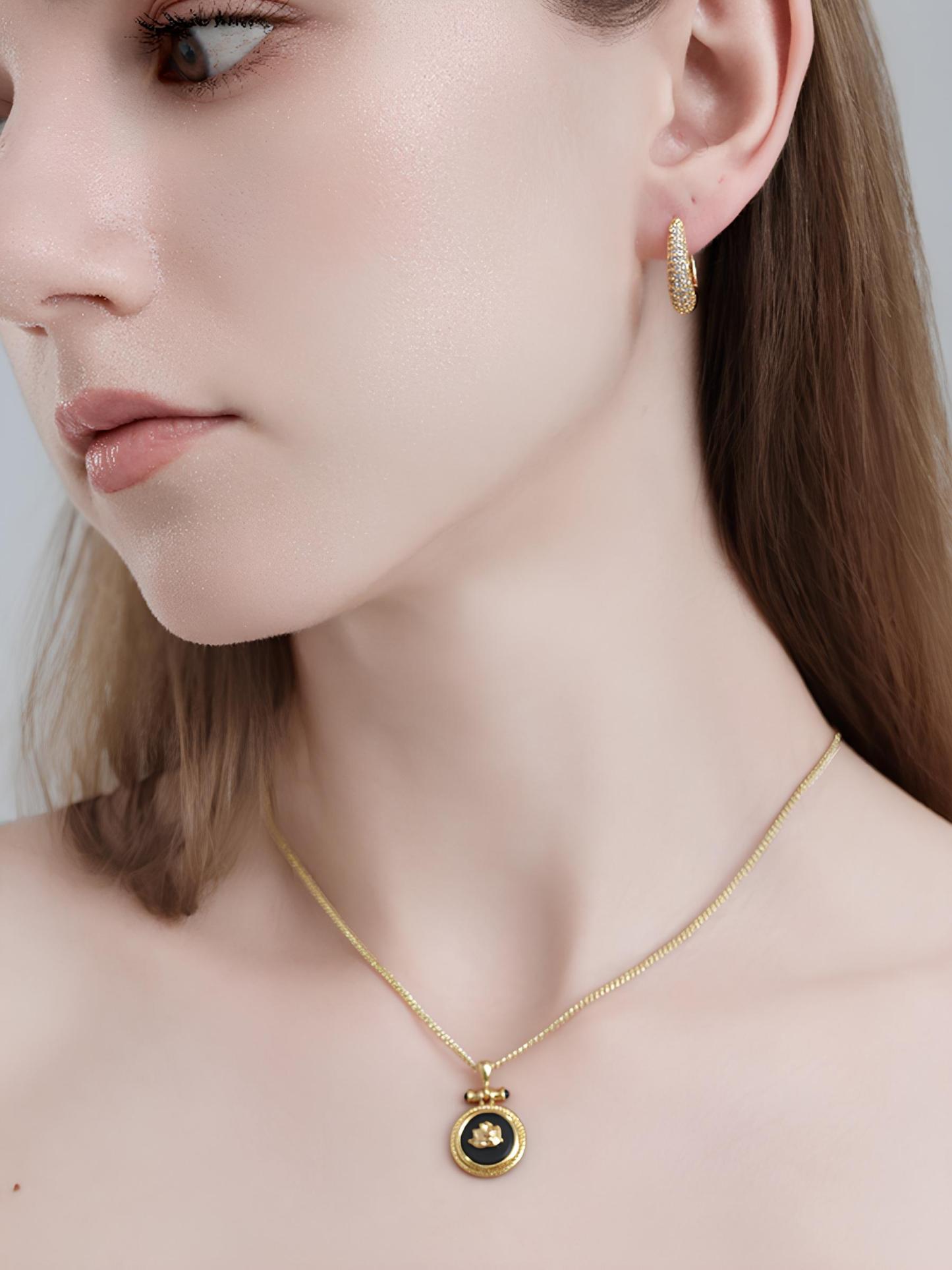 Attentionme®Vintage Classic Rose Necklace, Jewelry Gifts For Women , Girls , Daughter，Suitable for people with different neck sizes.-Attentionme