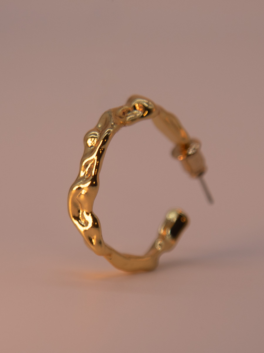 Attentionme®18K Gold Plated Sterling Silver Irregular Hammer Texture Earrings For Women Girls Gifts.The stylish and artistic 18k gold fashion earrings can be easily styled whether paired with casual wear or evening dress.-Attentionme