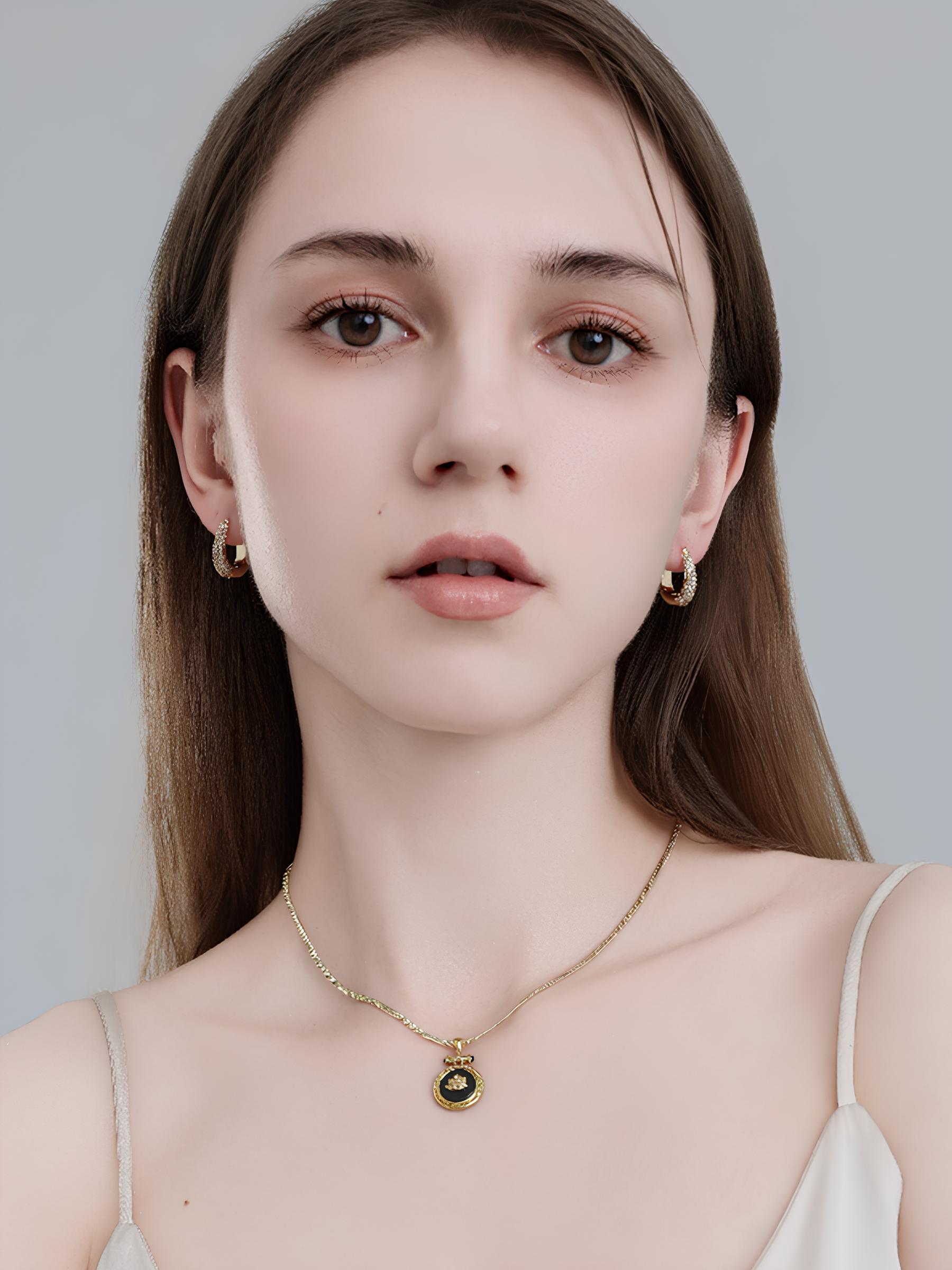 Attentionme®Vintage Classic Rose Necklace, Jewelry Gifts For Women , Girls , Daughter，Suitable for people with different neck sizes.-Attentionme