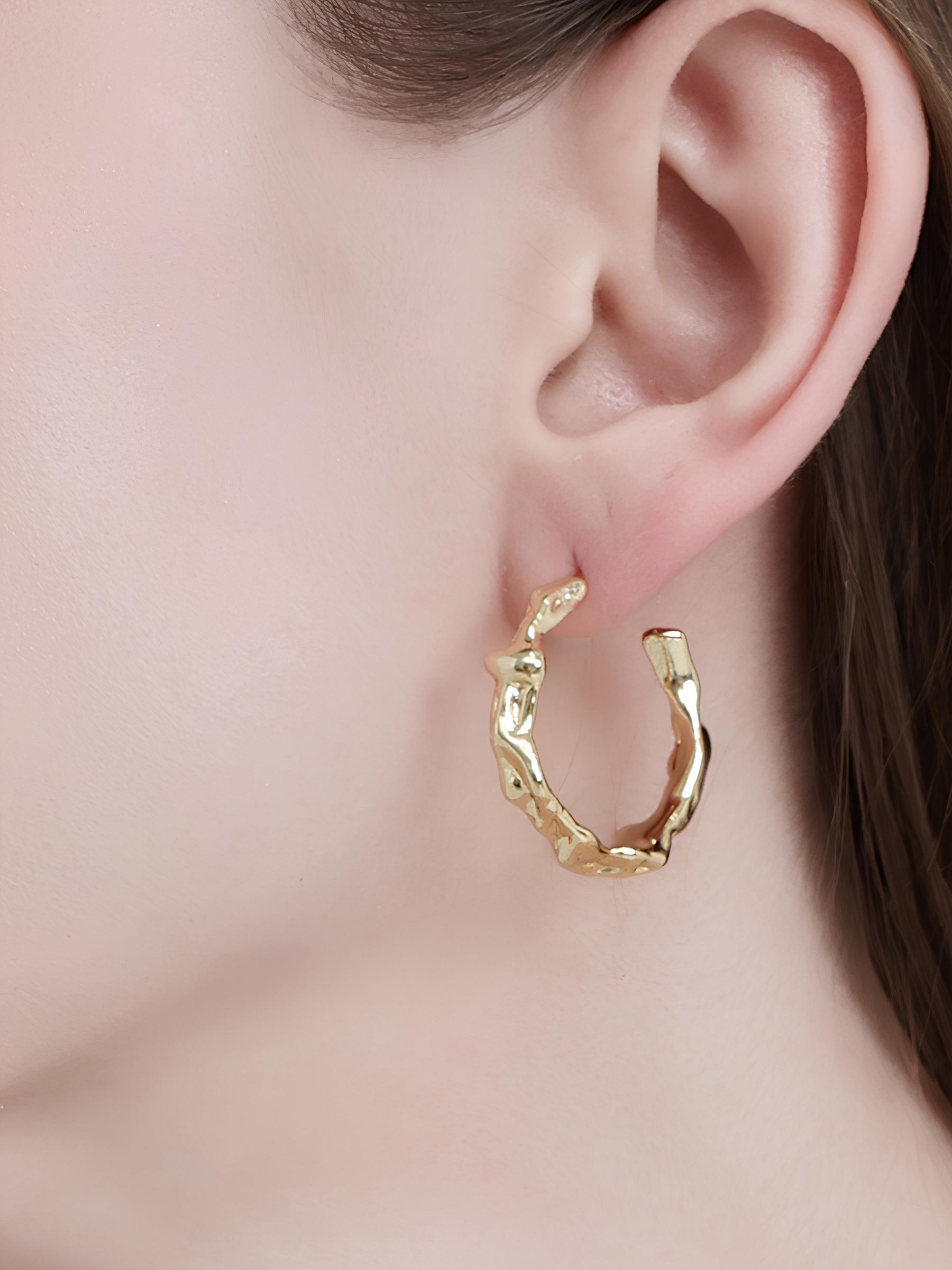 Attentionme®18K Gold Plated Sterling Silver Irregular Hammer Texture Earrings For Women Girls Gifts.The stylish and artistic 18k gold fashion earrings can be easily styled whether paired with casual wear or evening dress.-Attentionme