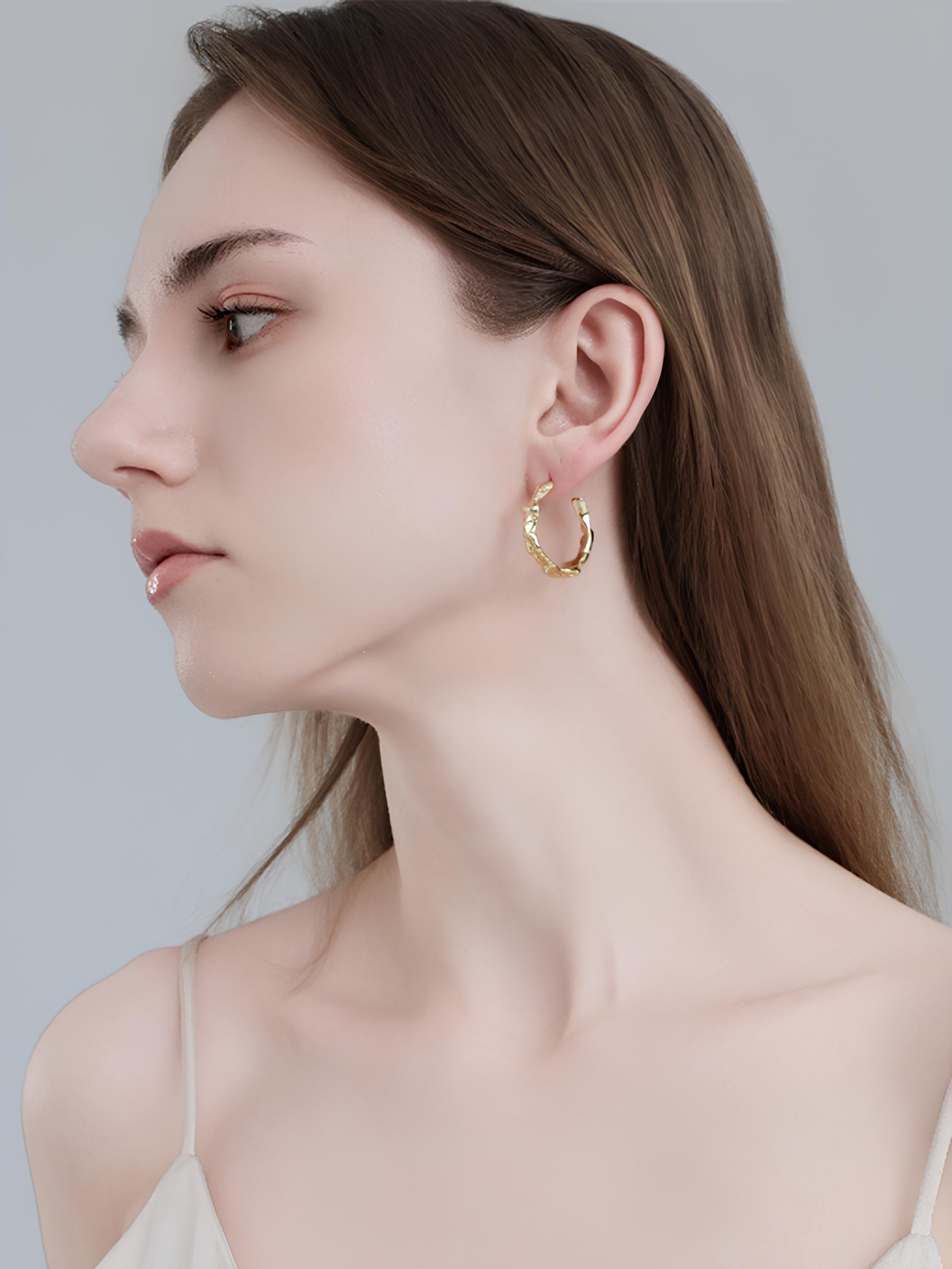 Attentionme®18K Gold Plated Sterling Silver Irregular Hammer Texture Earrings For Women Girls Gifts.The stylish and artistic 18k gold fashion earrings can be easily styled whether paired with casual wear or evening dress.-Attentionme